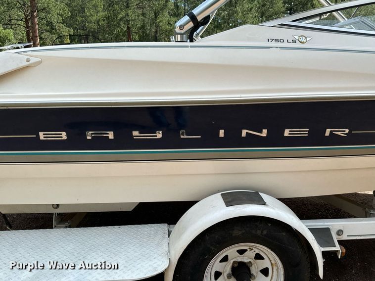 image for item DS7547 1997 Bayliner 1750LS  boat
