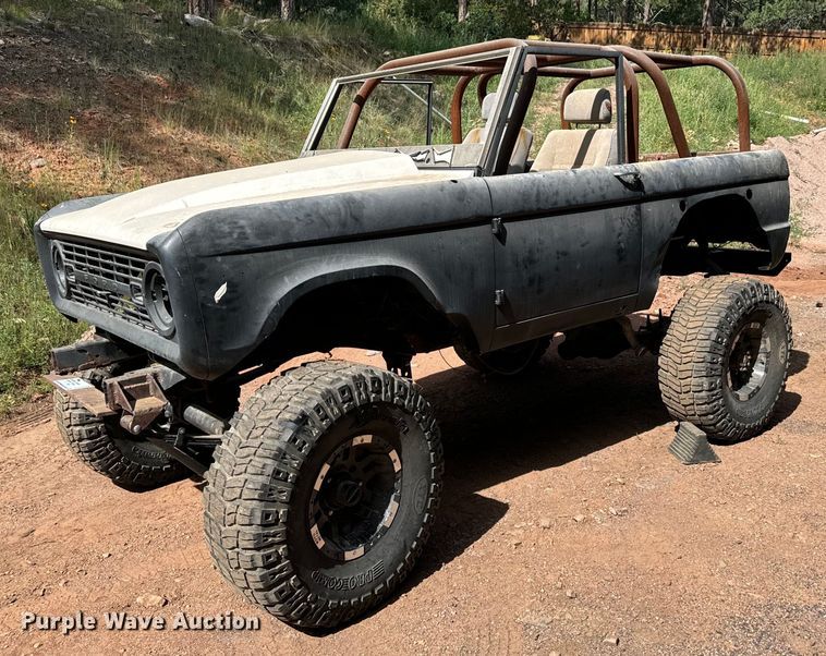 image for item DS7548 1967 Ford Bronco SUV