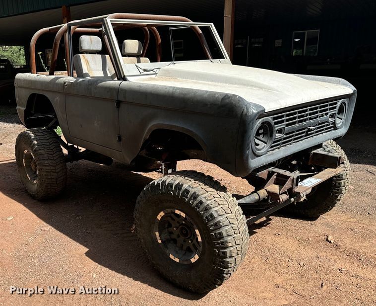 image for item DS7548 1967 Ford Bronco SUV