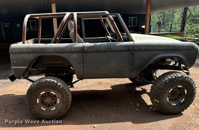 image for item DS7548 1967 Ford Bronco SUV