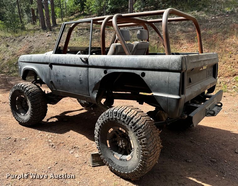 image for item DS7548 1967 Ford Bronco SUV