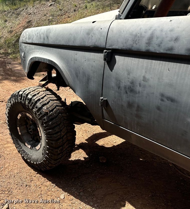 image for item DS7548 1967 Ford Bronco SUV