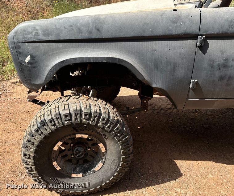 image for item DS7548 1967 Ford Bronco SUV