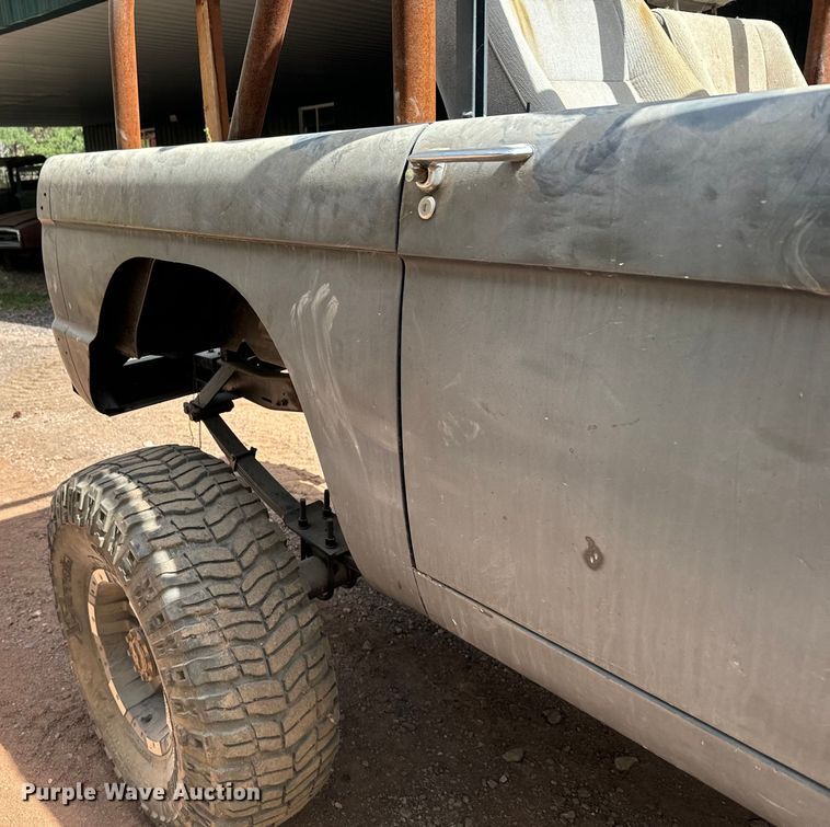 image for item DS7548 1967 Ford Bronco SUV