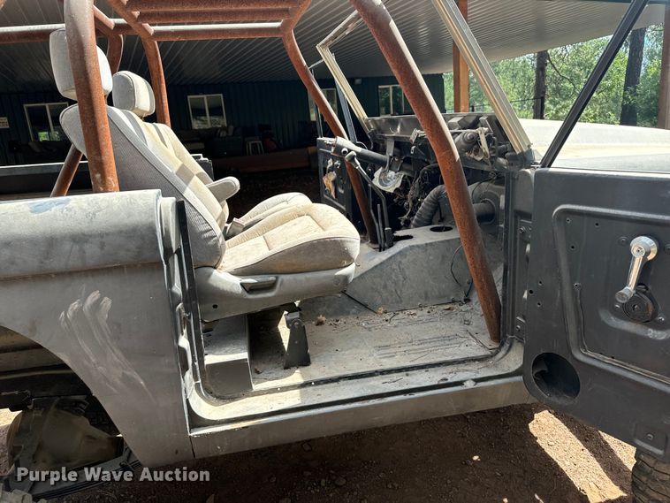 image for item DS7548 1967 Ford Bronco SUV