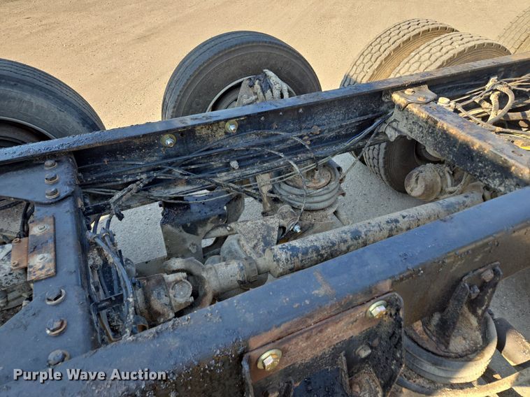 image for item DT7758 2010 Kenworth T800 truck cab and chassis