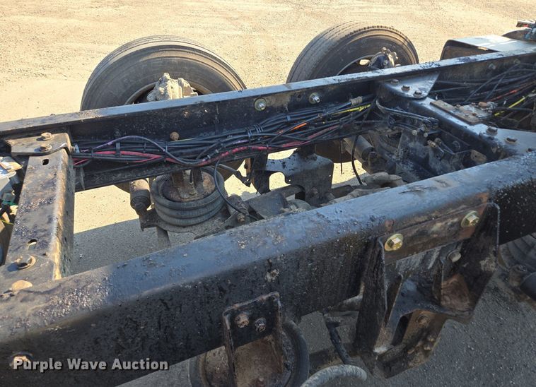 image for item DT7758 2010 Kenworth T800 truck cab and chassis