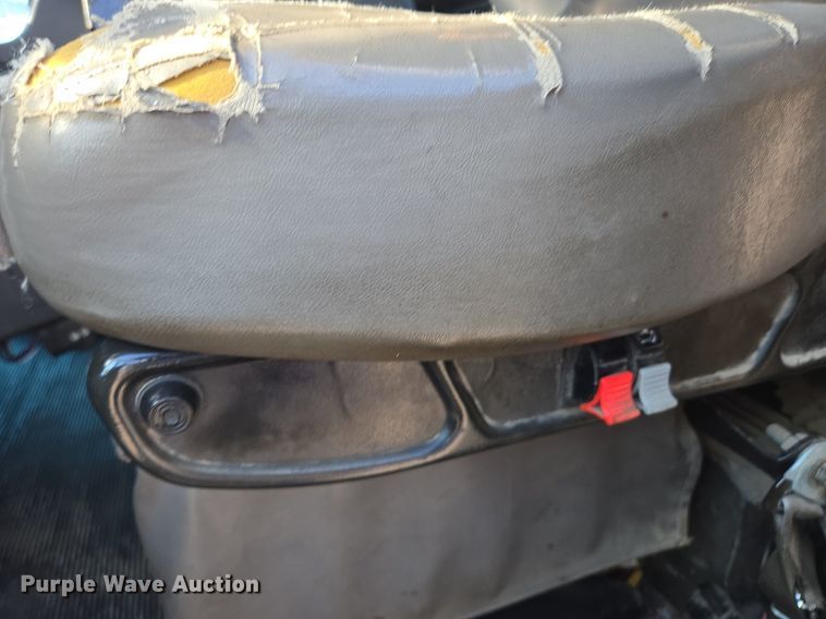 image for item DT7758 2010 Kenworth T800 truck cab and chassis