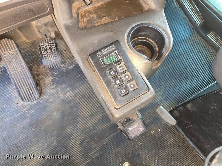 image for item DT7758 2010 Kenworth T800 truck cab and chassis