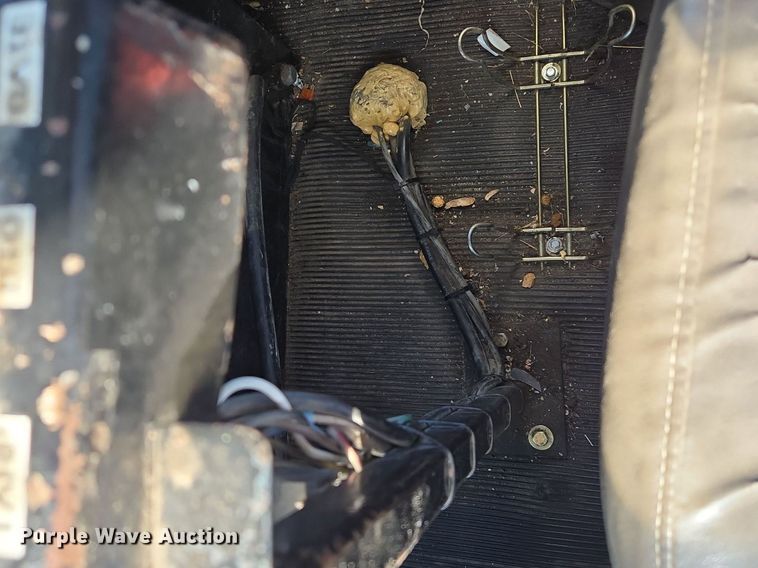 image for item DT7758 2010 Kenworth T800 truck cab and chassis