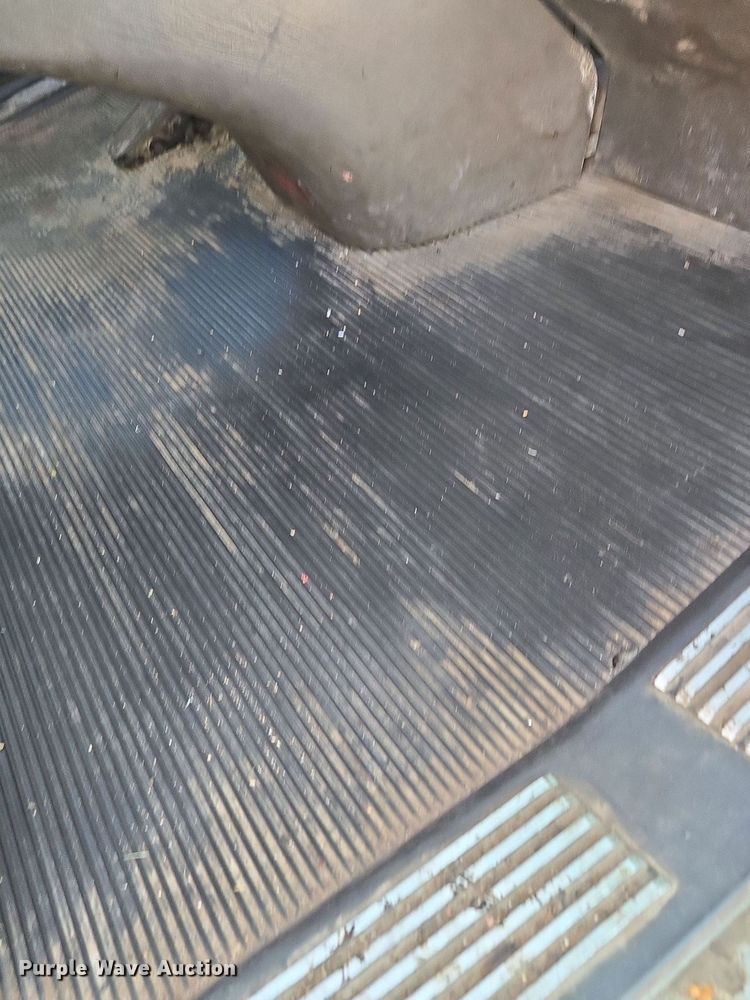 image for item DT7758 2010 Kenworth T800 truck cab and chassis