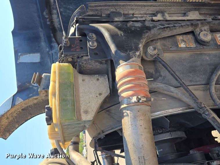 image for item DT7758 2010 Kenworth T800 truck cab and chassis