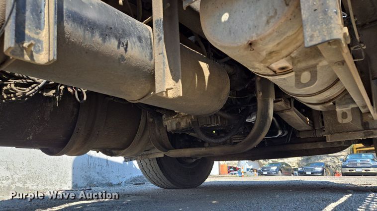 image for item DT7758 2010 Kenworth T800 truck cab and chassis