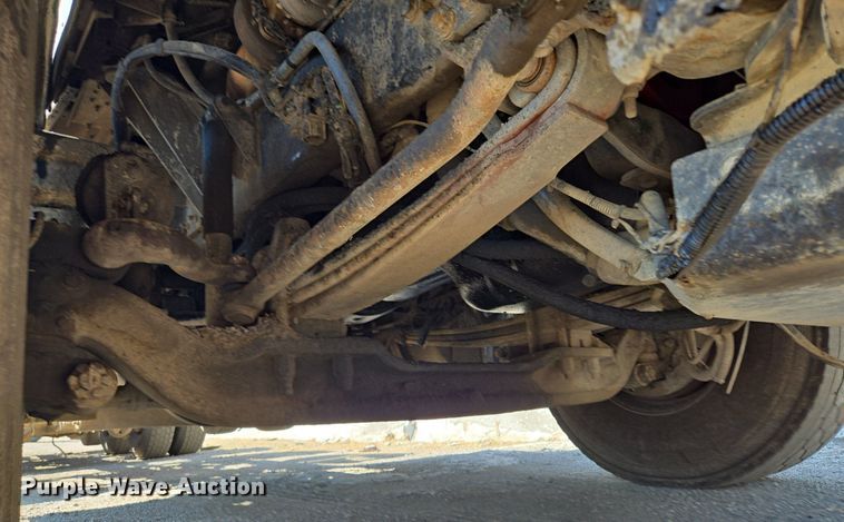 image for item DT7758 2010 Kenworth T800 truck cab and chassis