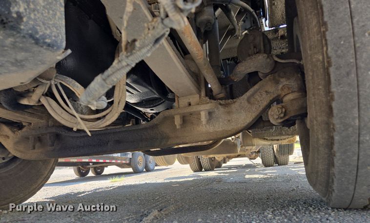 image for item DT7758 2010 Kenworth T800 truck cab and chassis