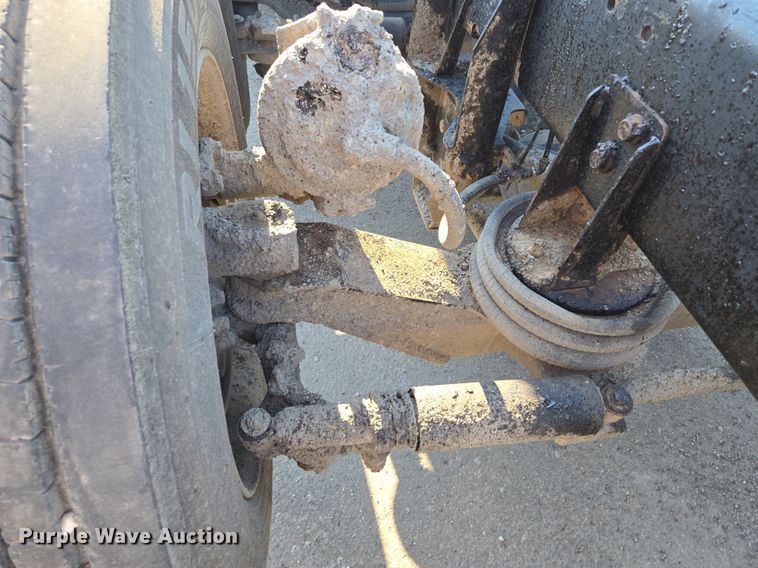 image for item DT7758 2010 Kenworth T800 truck cab and chassis