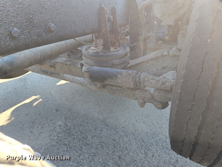 image for item DT7758 2010 Kenworth T800 truck cab and chassis