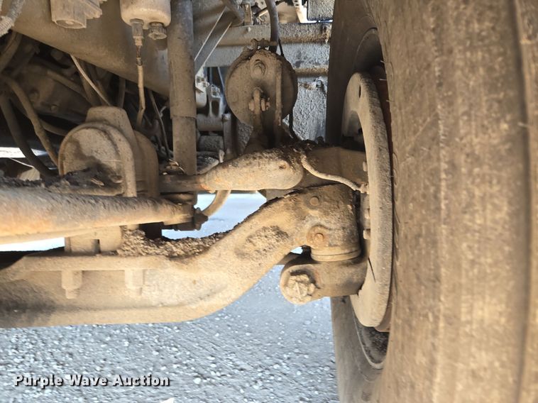 image for item DT7758 2010 Kenworth T800 truck cab and chassis