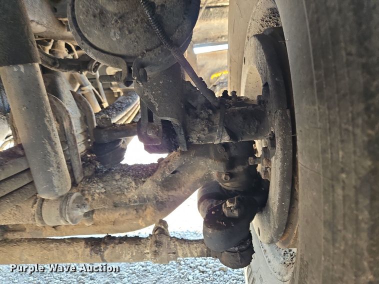 image for item DT7758 2010 Kenworth T800 truck cab and chassis