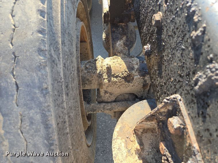 image for item DT7758 2010 Kenworth T800 truck cab and chassis