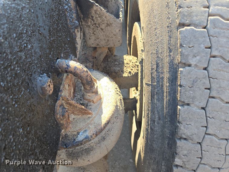 image for item DT7758 2010 Kenworth T800 truck cab and chassis