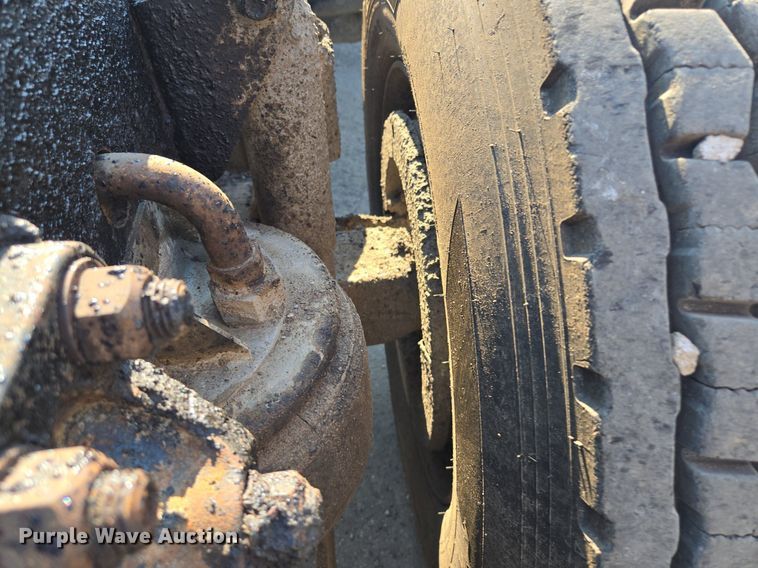 image for item DT7758 2010 Kenworth T800 truck cab and chassis