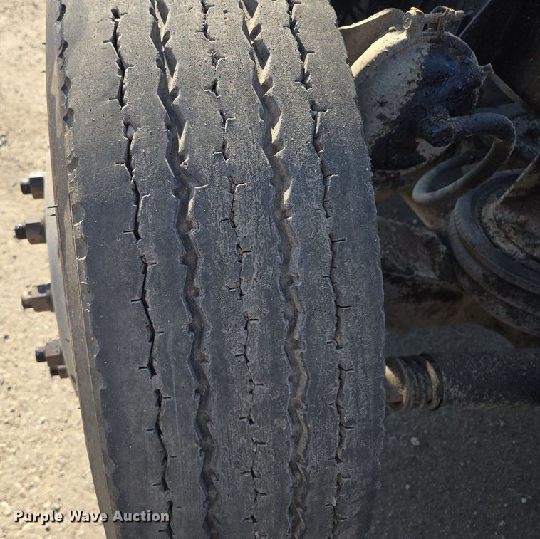 image for item DT7758 2010 Kenworth T800 truck cab and chassis