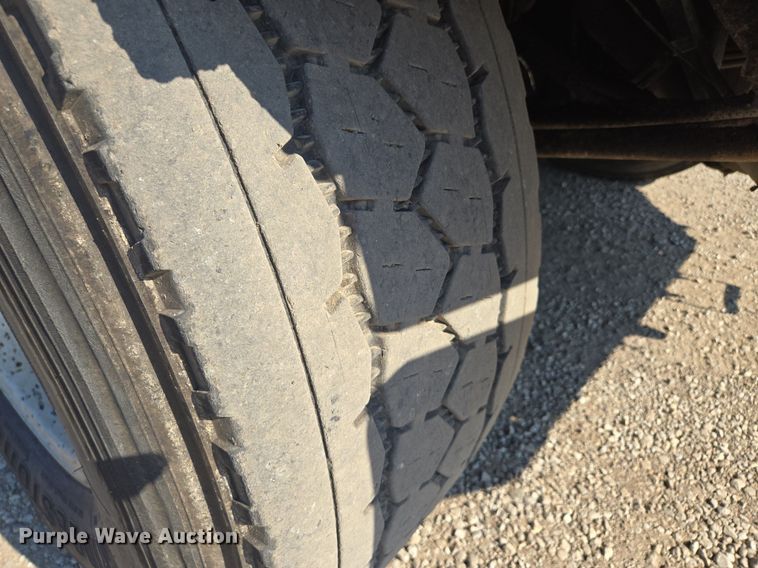 image for item DT7758 2010 Kenworth T800 truck cab and chassis