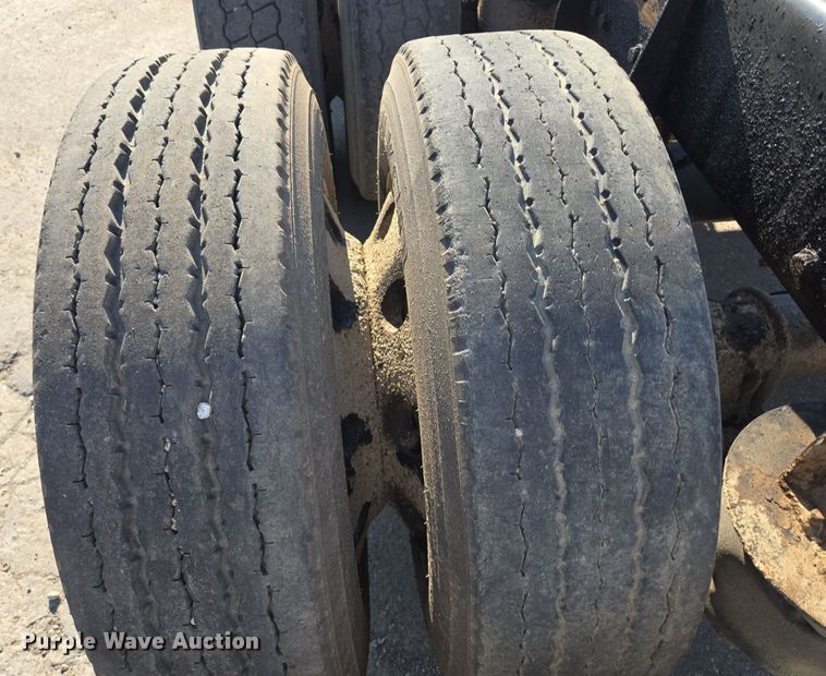 image for item DT7758 2010 Kenworth T800 truck cab and chassis