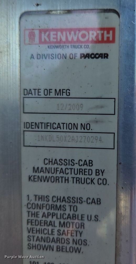 image for item DT7758 2010 Kenworth T800 truck cab and chassis