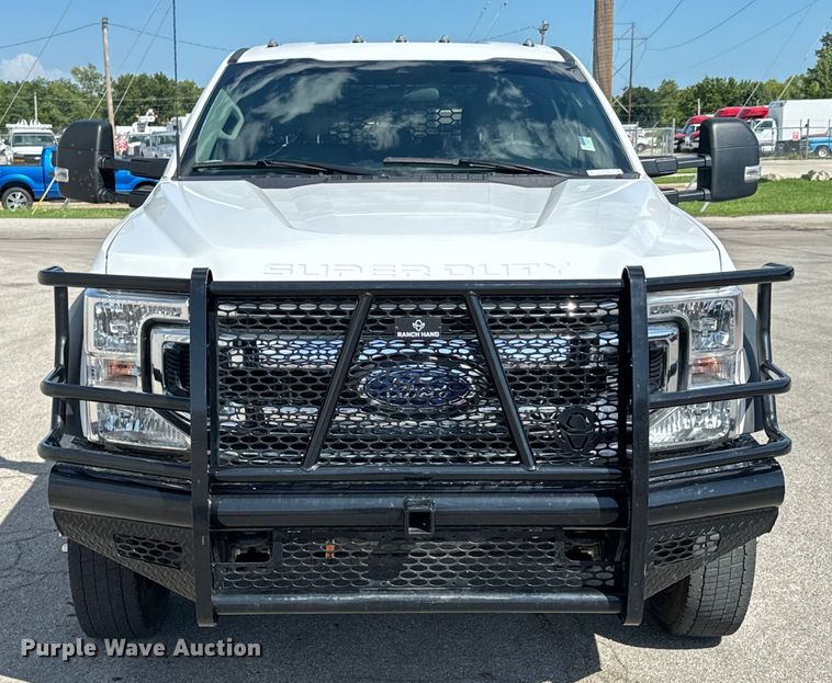 image for item DX1082 2022 Ford F550 Super Duty XL Crew Cab pickup truck