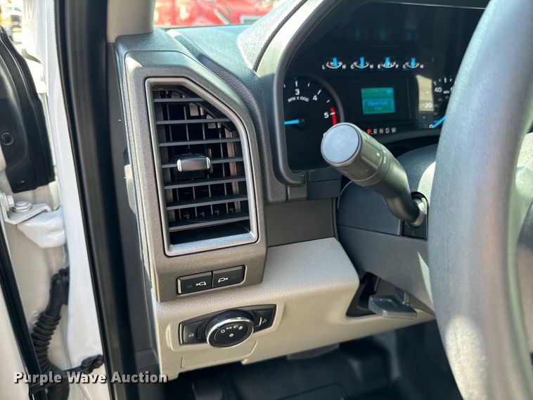 image for item DX1082 2022 Ford F550 Super Duty XL Crew Cab pickup truck