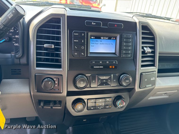 image for item DX1082 2022 Ford F550 Super Duty XL Crew Cab pickup truck