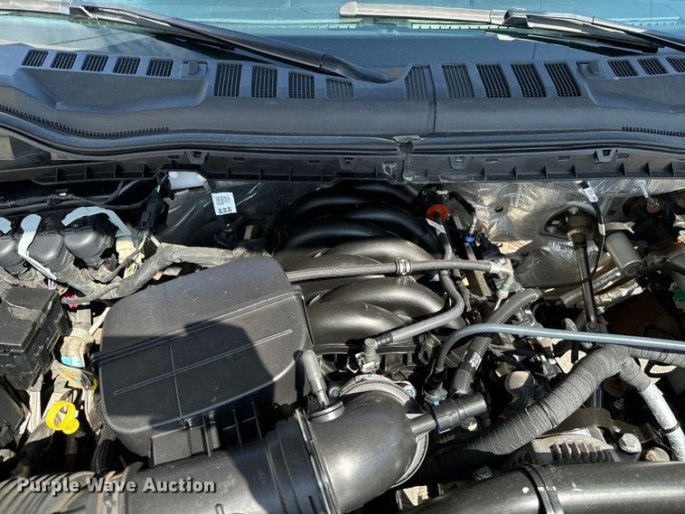 image for item DX1082 2022 Ford F550 Super Duty XL Crew Cab pickup truck