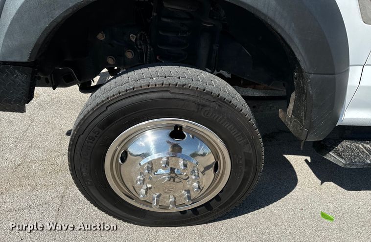 image for item DX1082 2022 Ford F550 Super Duty XL Crew Cab pickup truck