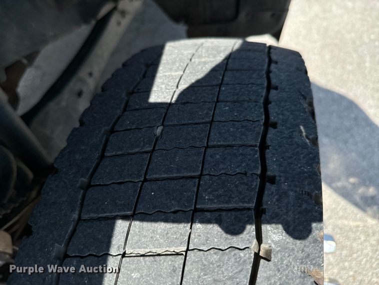 image for item DX1082 2022 Ford F550 Super Duty XL Crew Cab pickup truck