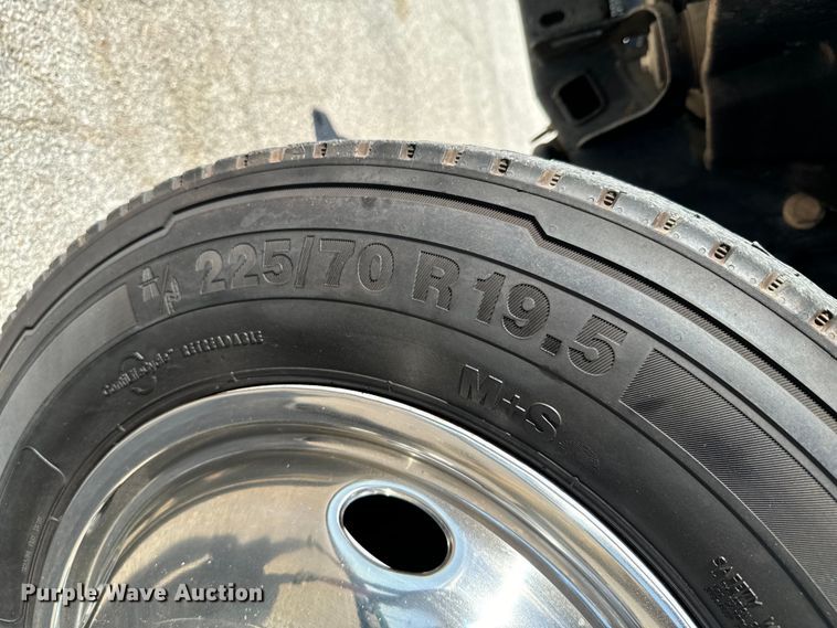 image for item DX1082 2022 Ford F550 Super Duty XL Crew Cab pickup truck