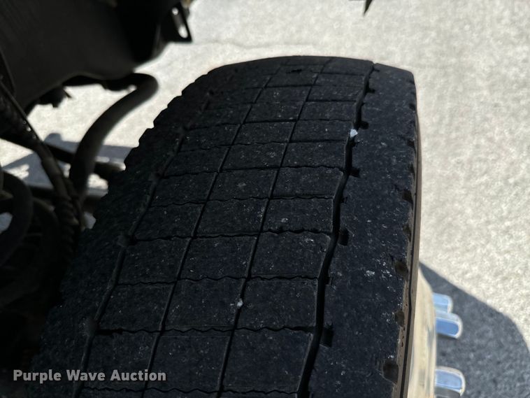 image for item DX1082 2022 Ford F550 Super Duty XL Crew Cab pickup truck