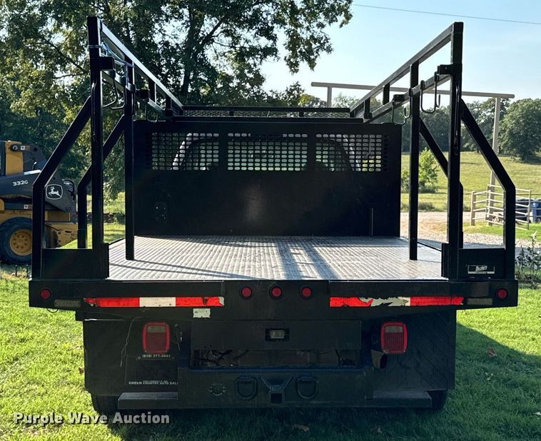 image for item DX1124 2006 Ford F550 Super Duty XL flatbed truck