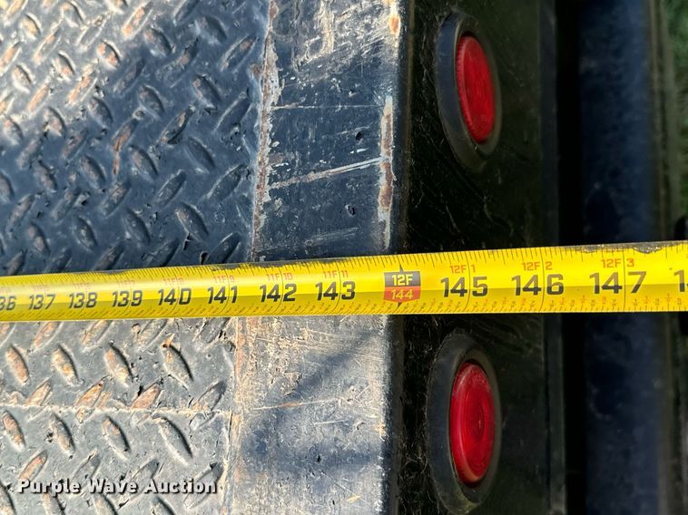 image for item DX1124 2006 Ford F550 Super Duty XL flatbed truck