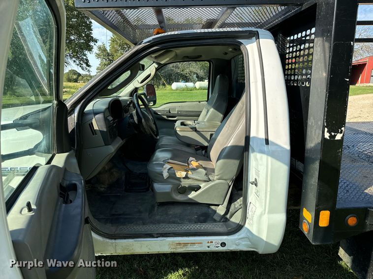 image for item DX1124 2006 Ford F550 Super Duty XL flatbed truck