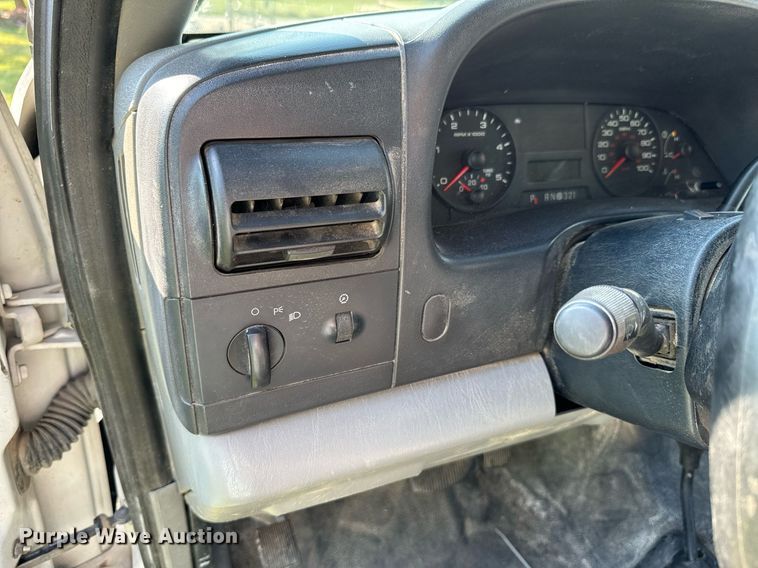 image for item DX1124 2006 Ford F550 Super Duty XL flatbed truck