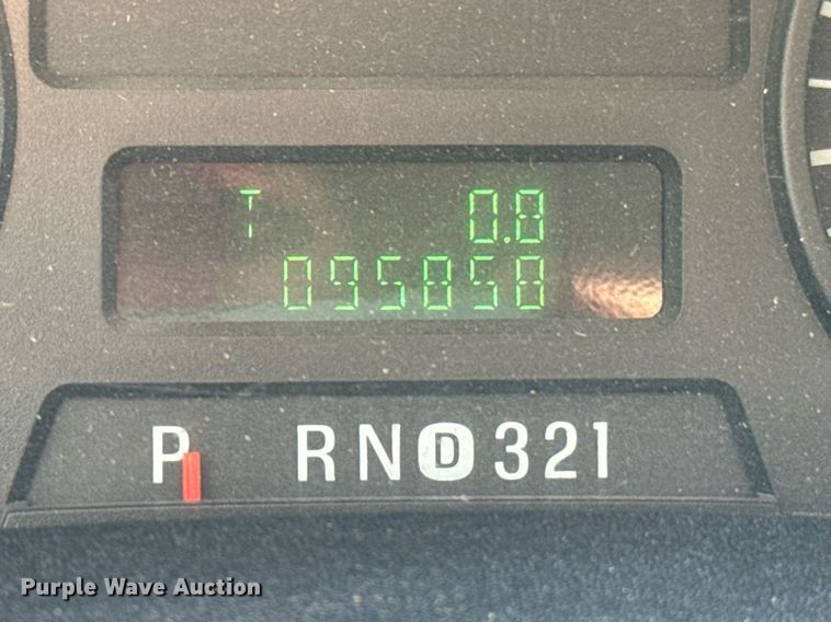 image for item DX1124 2006 Ford F550 Super Duty XL flatbed truck