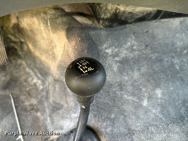 image for item DX1124 2006 Ford F550 Super Duty XL flatbed truck