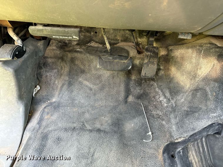 image for item DX1124 2006 Ford F550 Super Duty XL flatbed truck