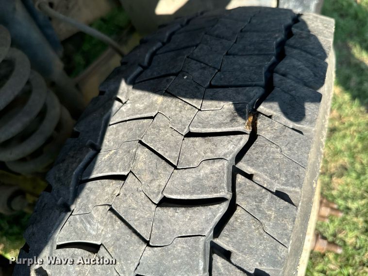 image for item DX1124 2006 Ford F550 Super Duty XL flatbed truck