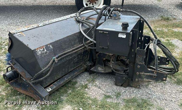 image for item DX1126 Paladin Sweepster broom