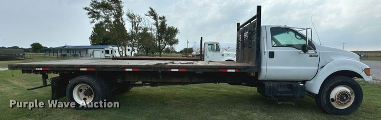 image for item DX1127 2000 Ford F650 Super Duty XL dump flatbed truck