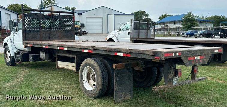 image for item DX1127 2000 Ford F650 Super Duty XL dump flatbed truck