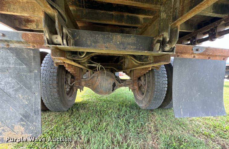 image for item DX1127 2000 Ford F650 Super Duty XL dump flatbed truck